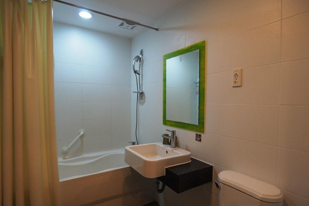 Young Soarlan Hotel - Tainan Exterior foto