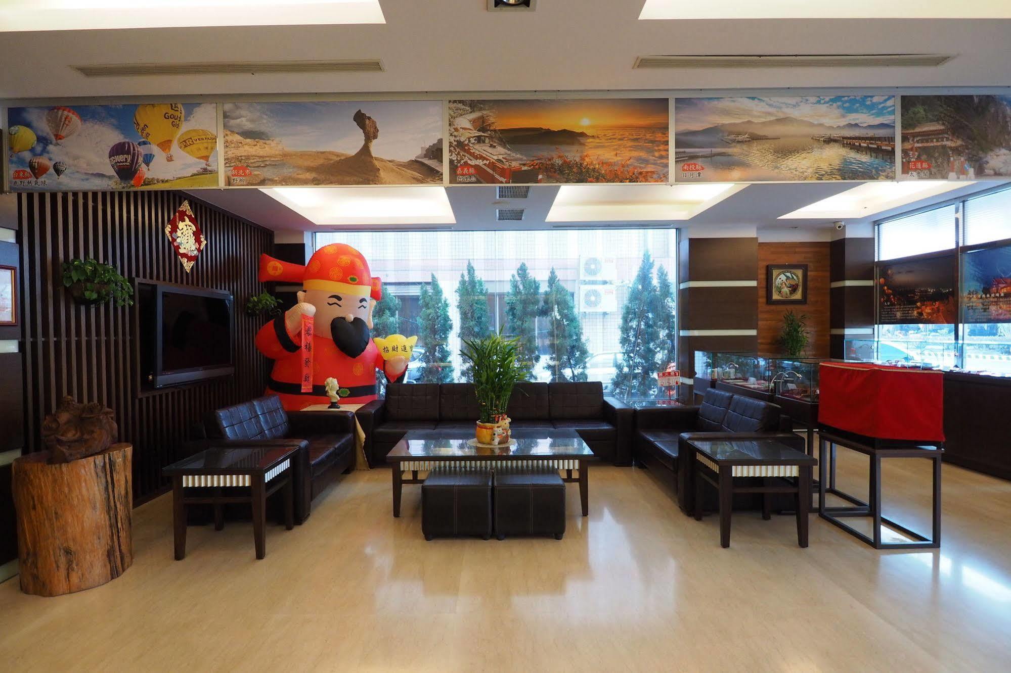 Young Soarlan Hotel - Tainan Exterior foto
