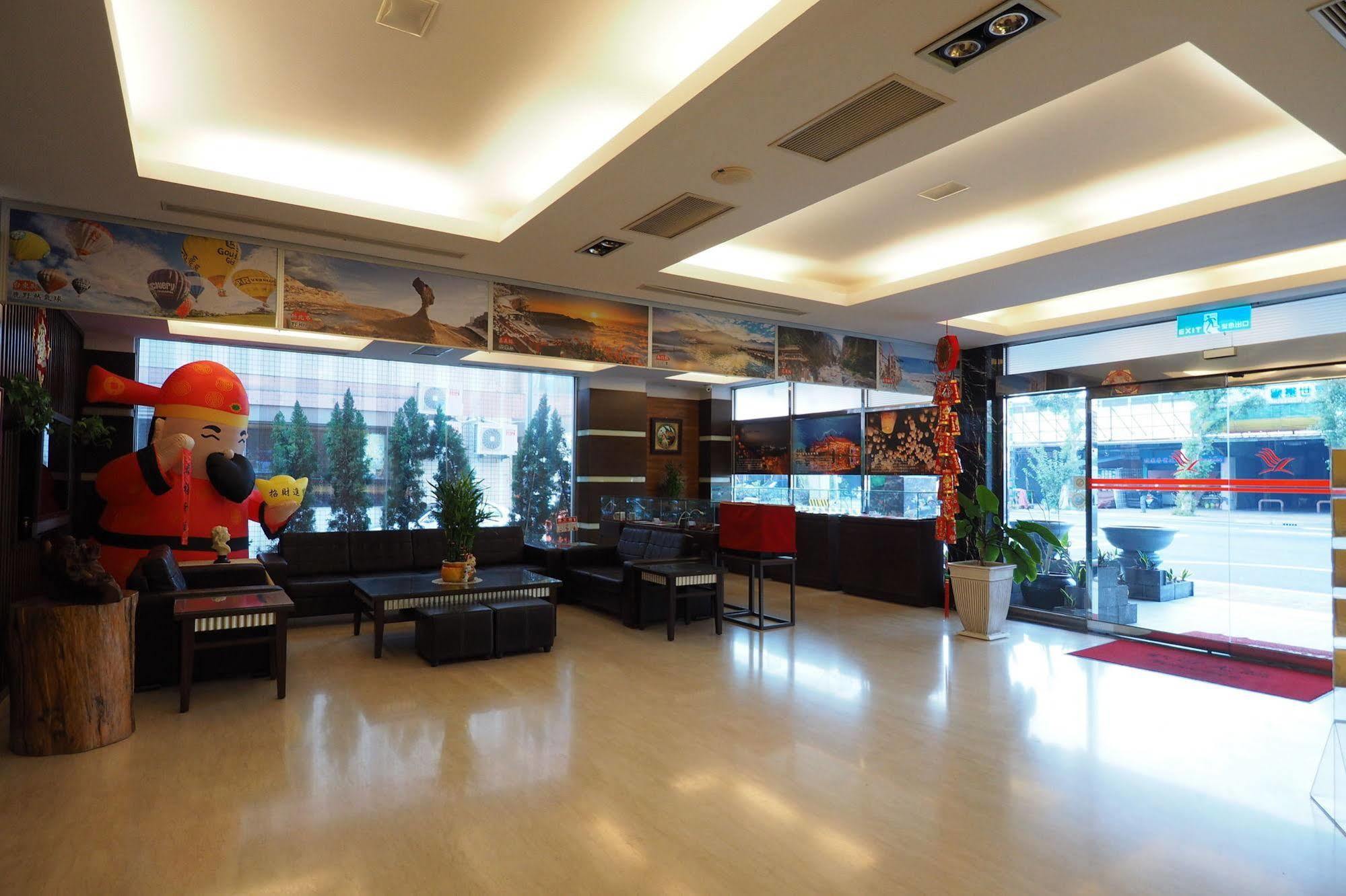 Young Soarlan Hotel - Tainan Exterior foto
